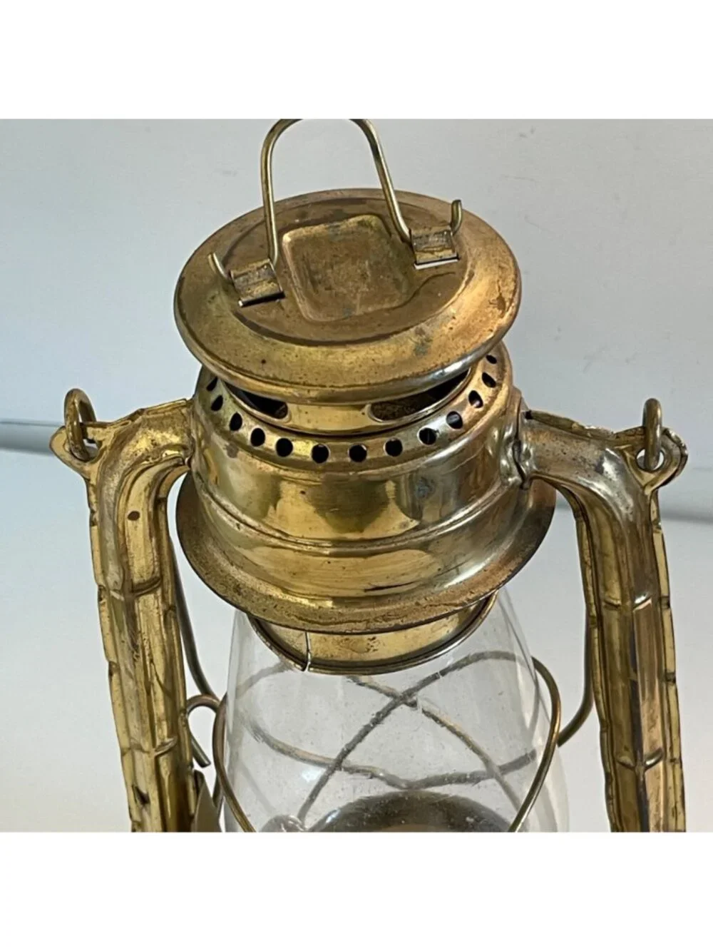 Vintage Lacquered Brass Hurricane Lantern Made in India Clean Glass Globe 12.5